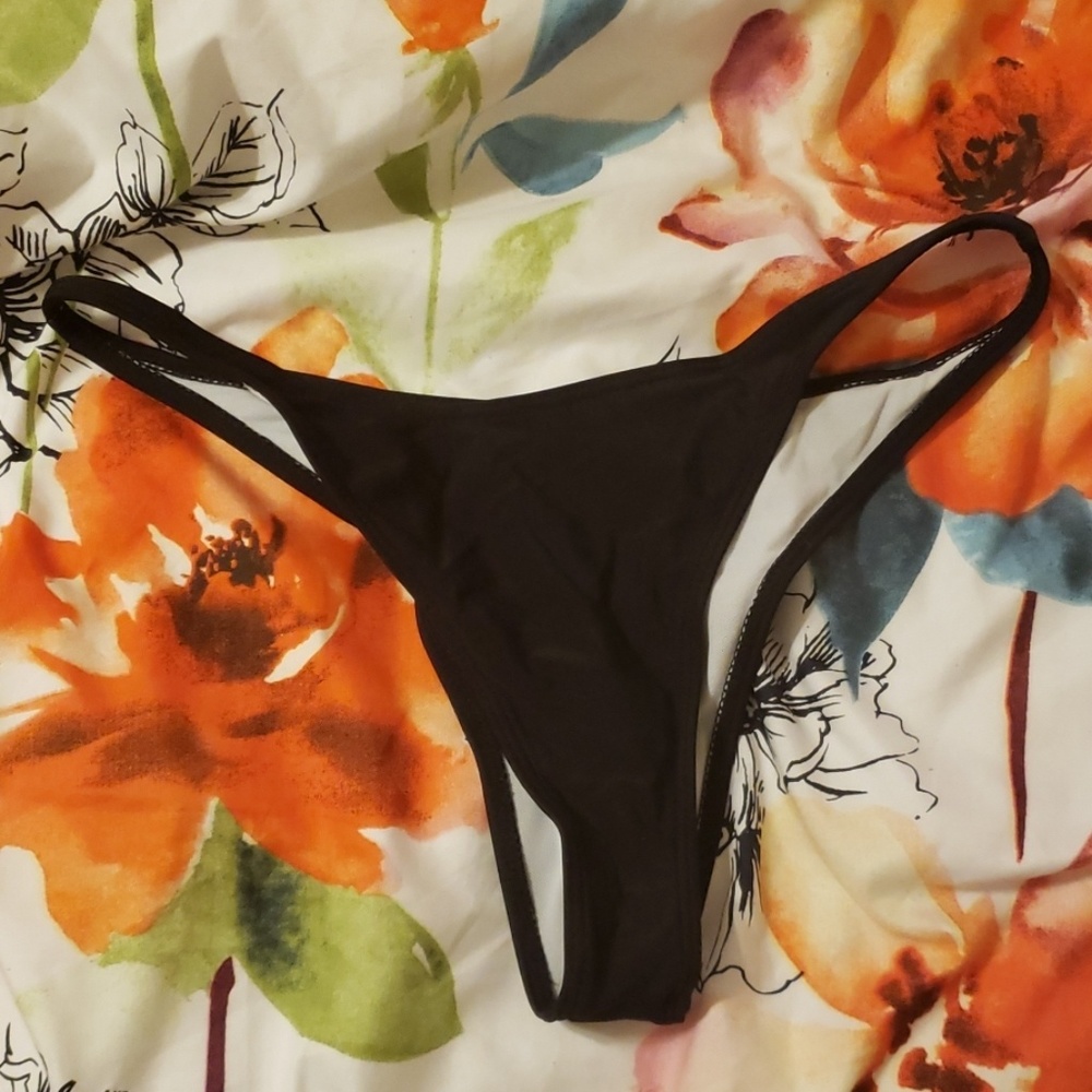 Swim bottoms NEVER WORN